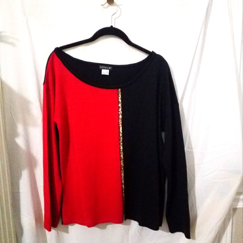 Large Venus Sweater
